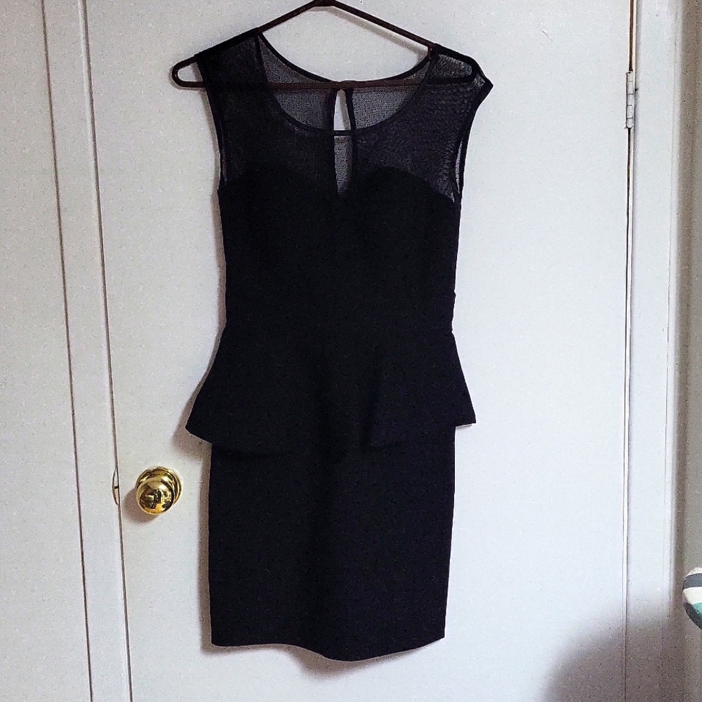 Le Chateau Pre-Owned Black Party Dress.Small Size.